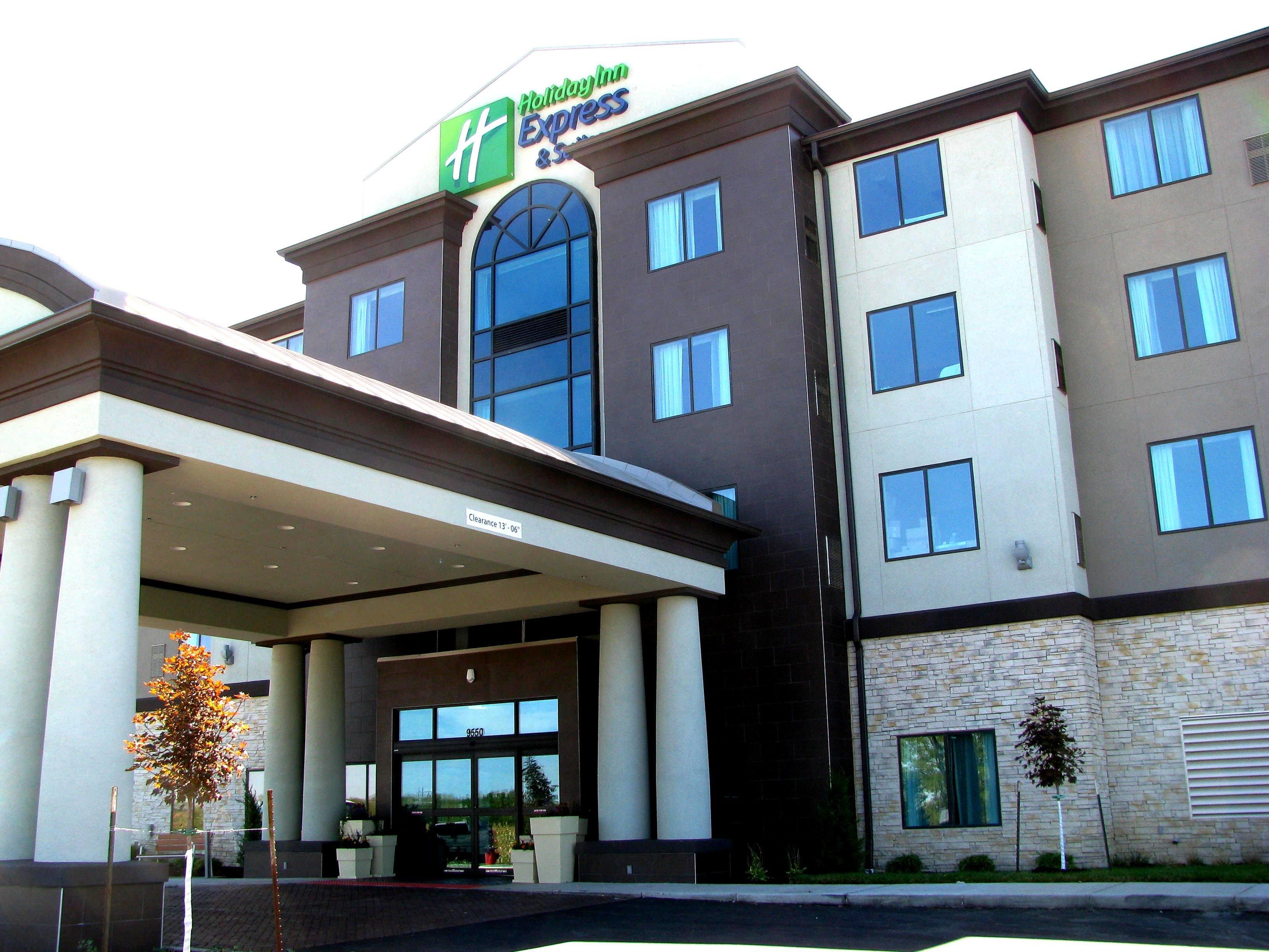 Holiday Inn Express & Suites Kansas City Airport By Ihg Esterno foto