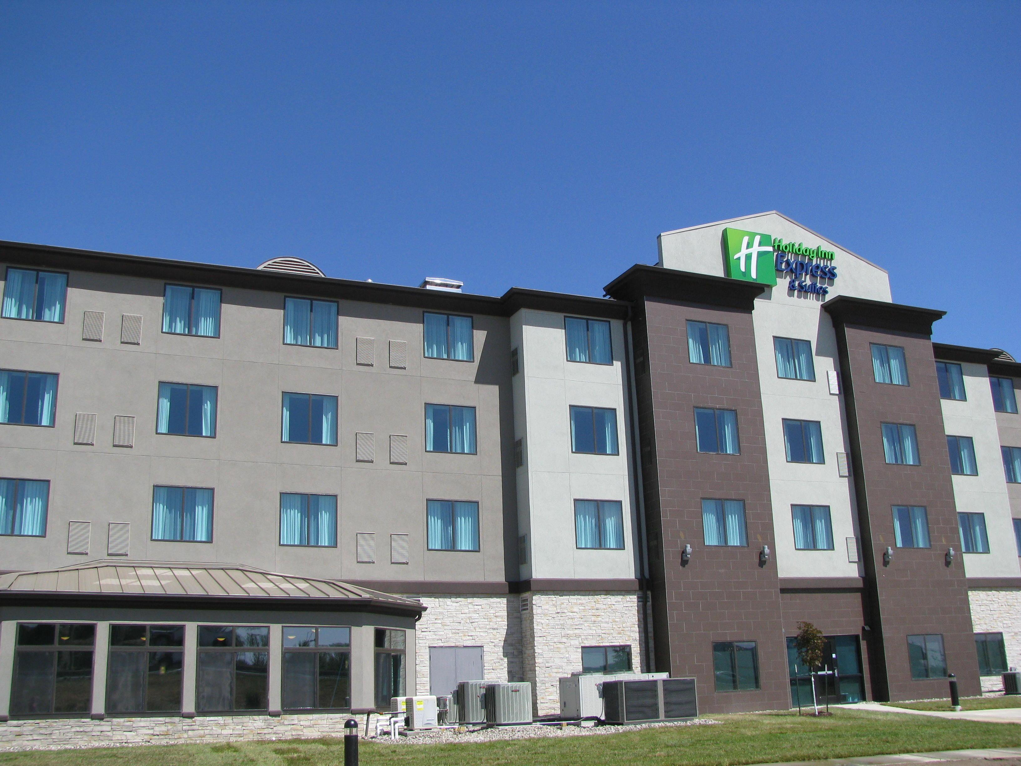Holiday Inn Express & Suites Kansas City Airport By Ihg Esterno foto