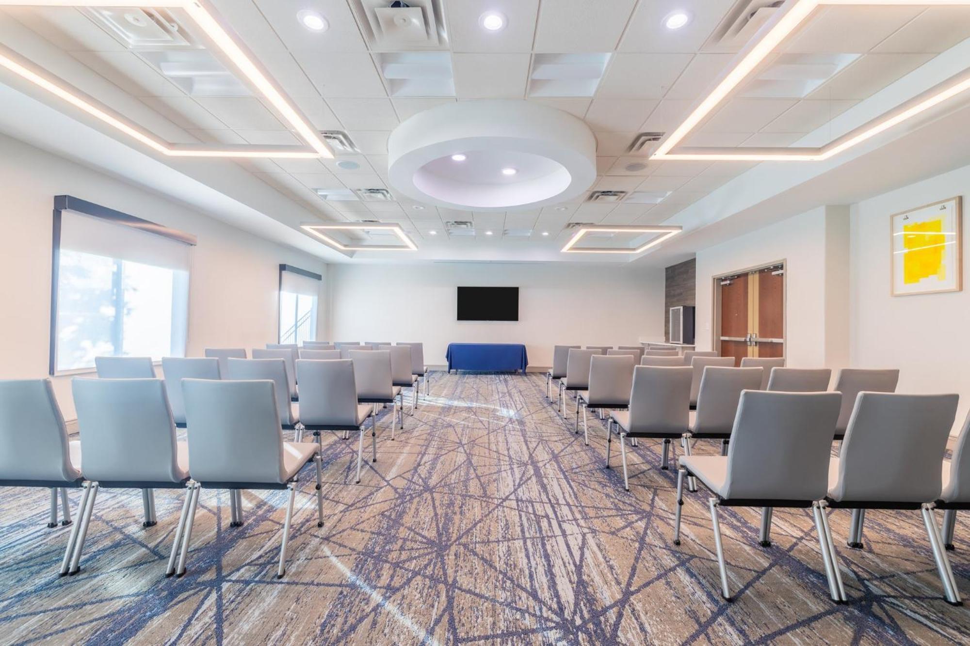Holiday Inn Express & Suites Kansas City Airport By Ihg Esterno foto