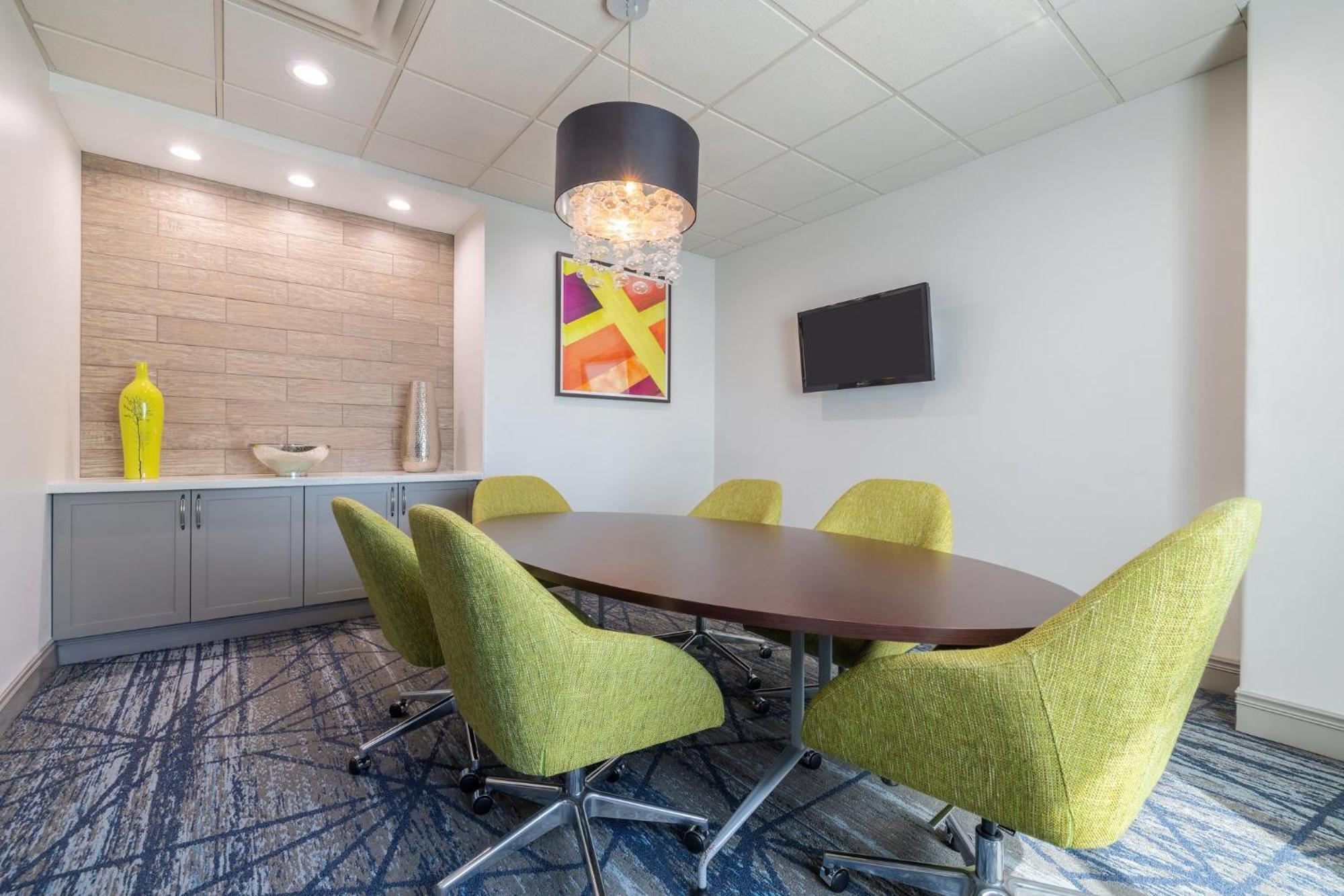 Holiday Inn Express & Suites Kansas City Airport By Ihg Esterno foto