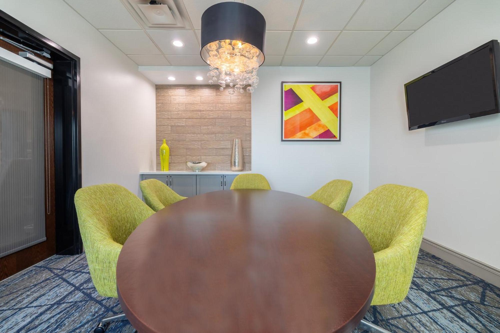 Holiday Inn Express & Suites Kansas City Airport By Ihg Esterno foto