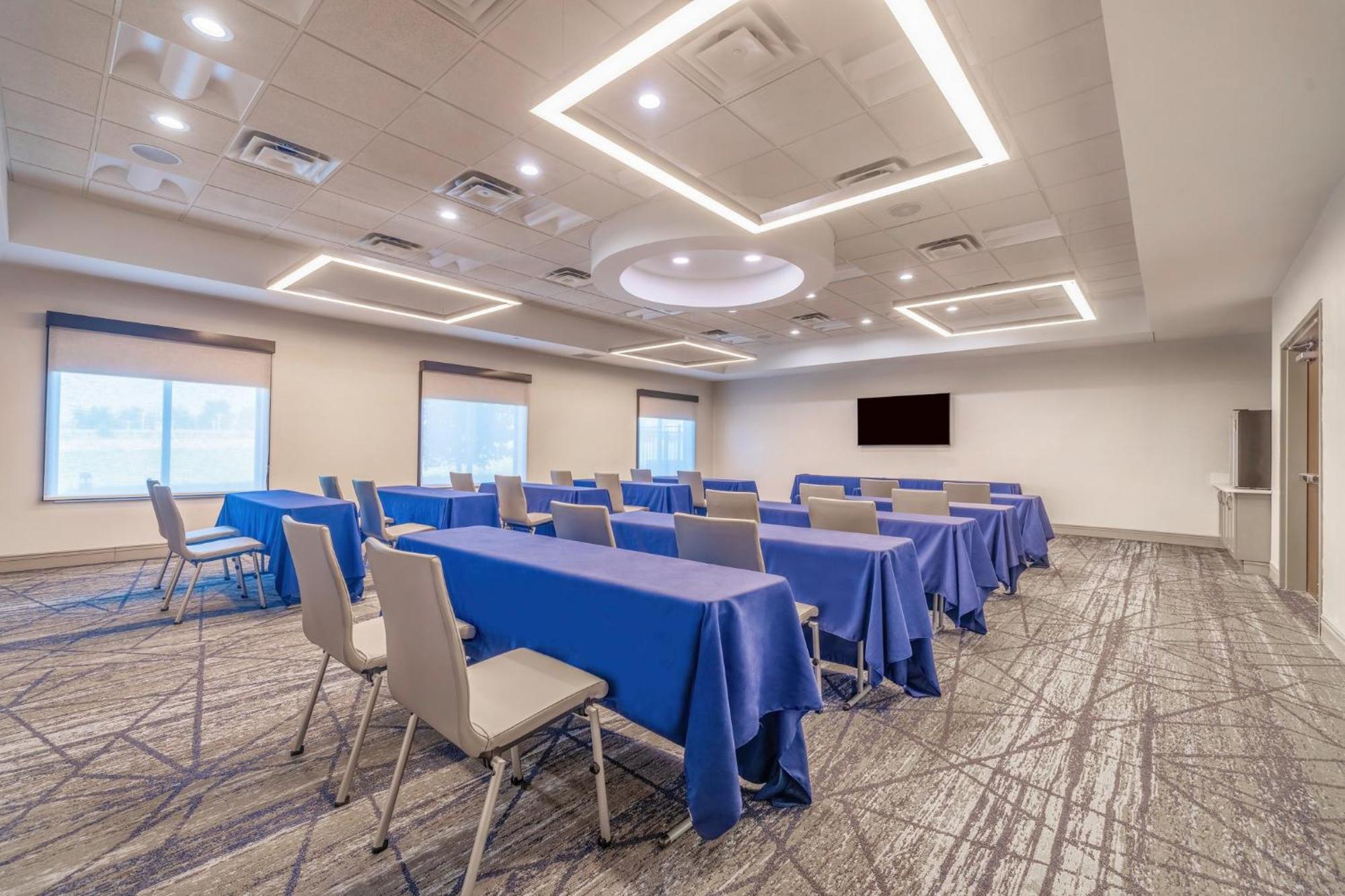 Holiday Inn Express & Suites Kansas City Airport By Ihg Esterno foto