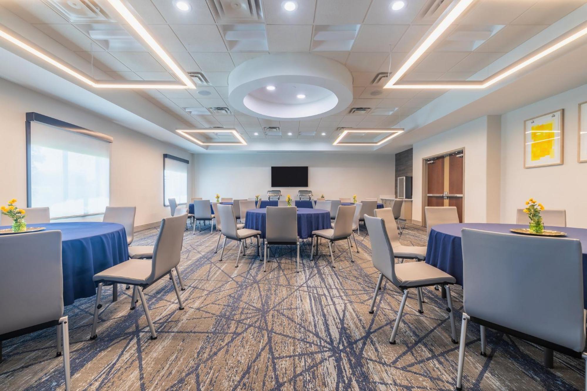 Holiday Inn Express & Suites Kansas City Airport By Ihg Esterno foto