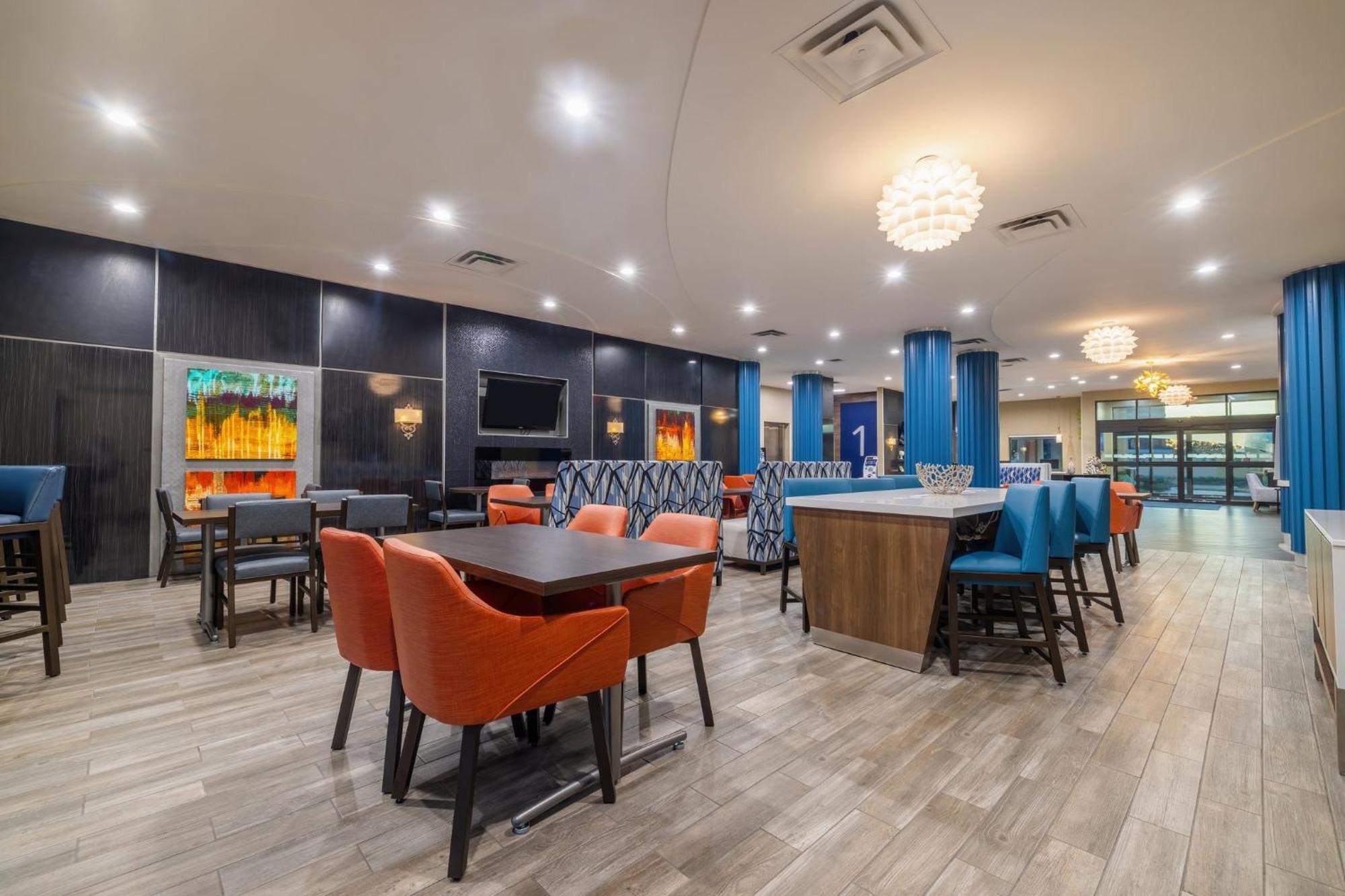 Holiday Inn Express & Suites Kansas City Airport By Ihg Esterno foto