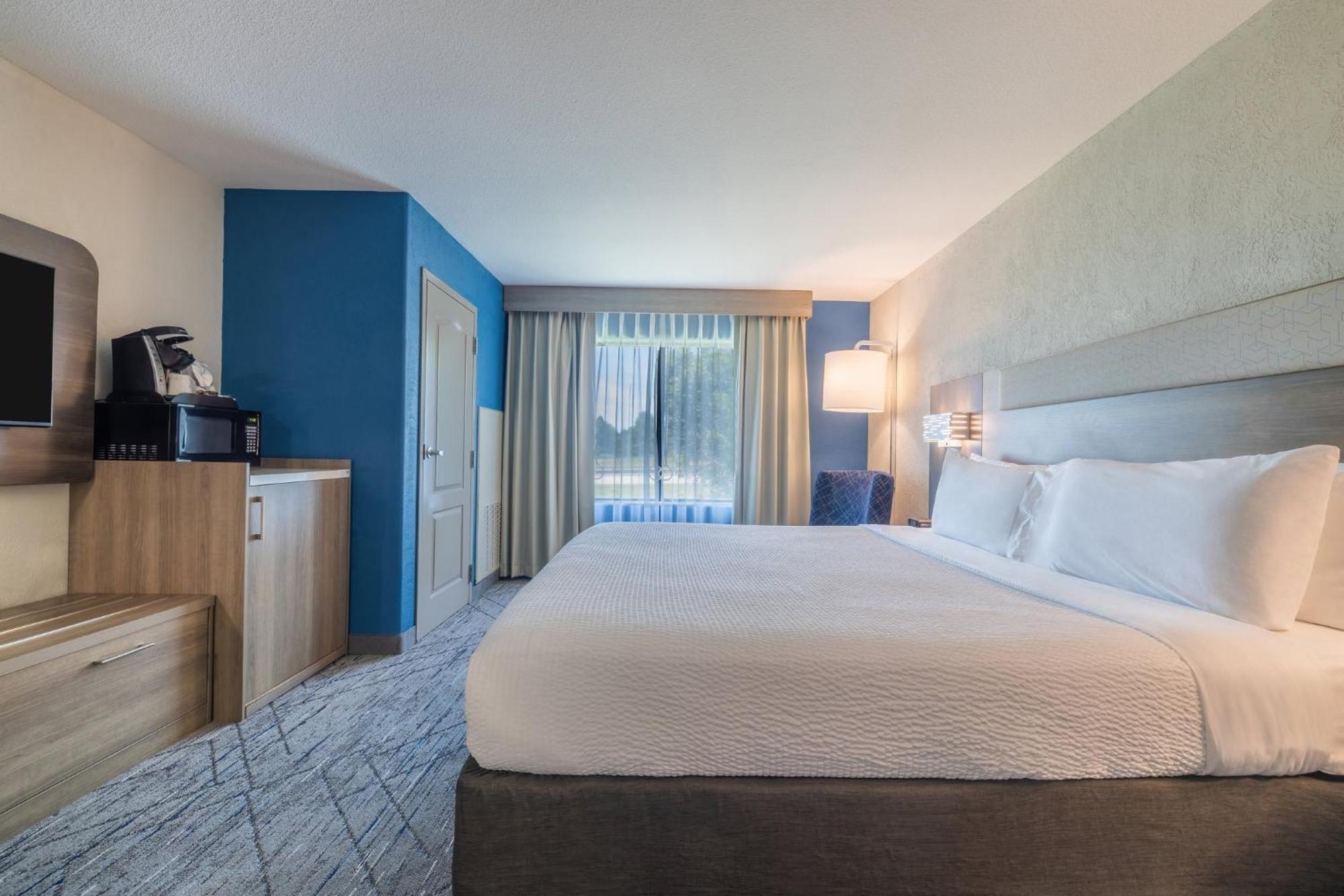 Holiday Inn Express & Suites Kansas City Airport By Ihg Esterno foto