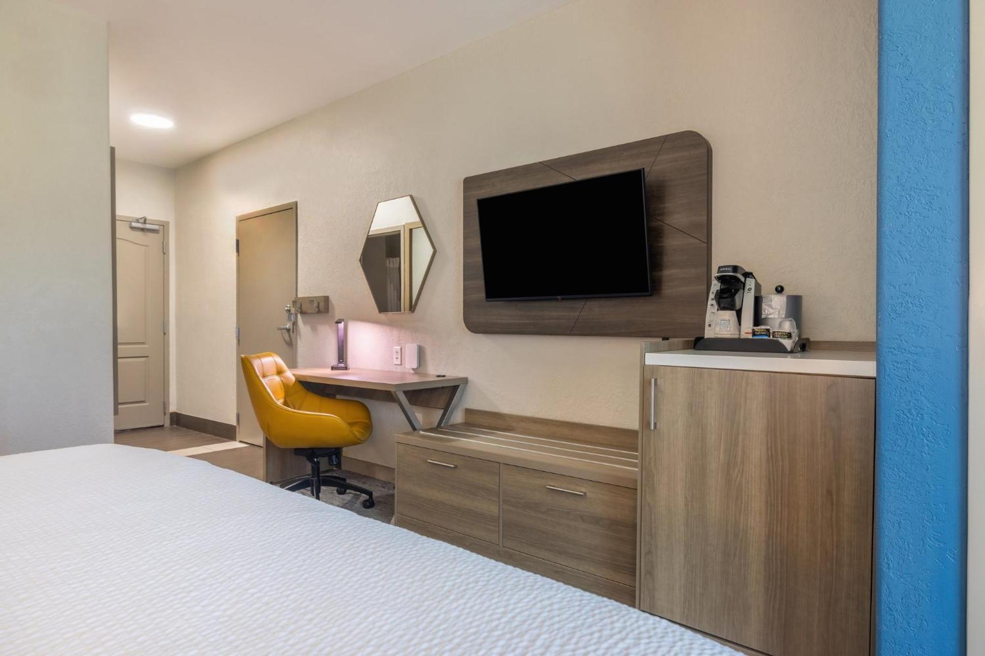 Holiday Inn Express & Suites Kansas City Airport By Ihg Esterno foto
