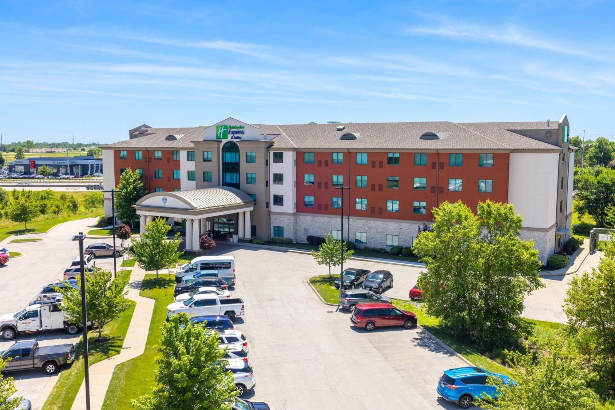 Holiday Inn Express & Suites Kansas City Airport By Ihg Esterno foto