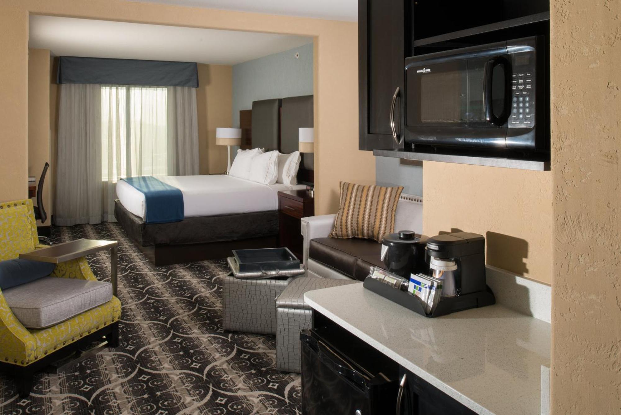 Holiday Inn Express & Suites Kansas City Airport By Ihg Esterno foto